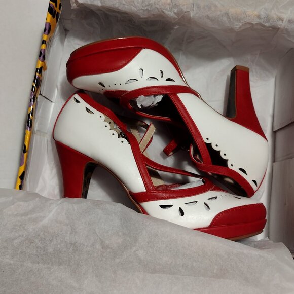 Ellie || 3.5" Bettie Page Holly Pump - White/Red - Picture 15 of 16